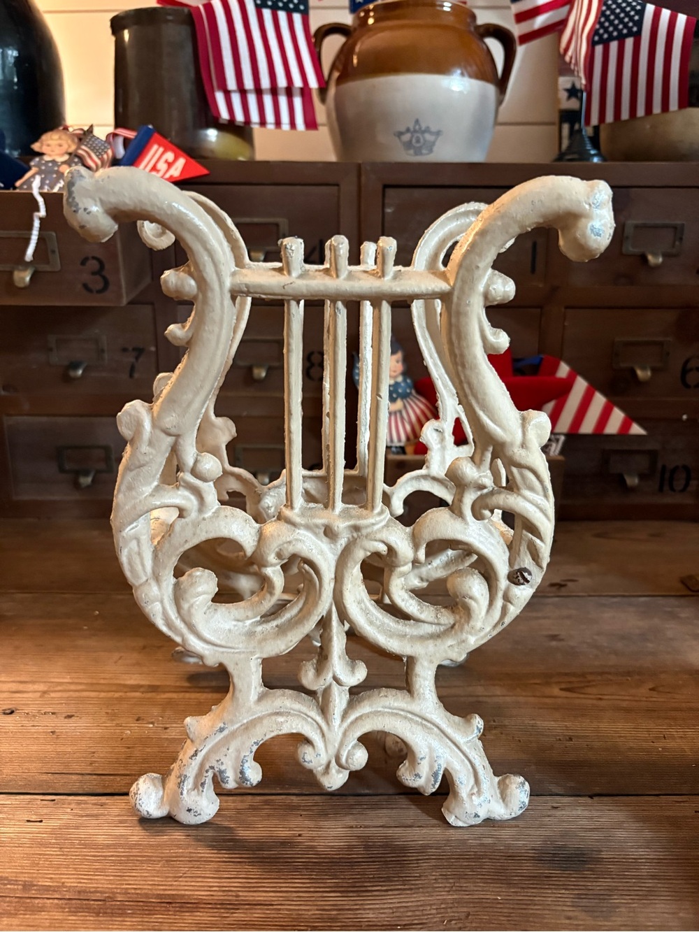 Ornate Cast Iron Lyre Bookend - Cream
